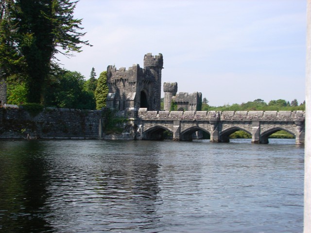 usce Kong river castle