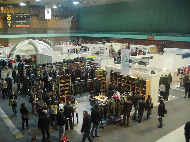 DIGITAL CAMERA