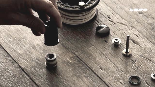 Conversion left/right hand retrieve