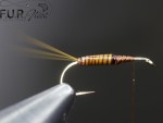 4. Namotavamo quill. Lakiramo ga po zavrsetku i ostavimo da se osusi web