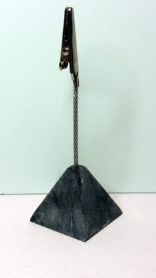 marbleFlytyingHolderPyramid