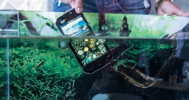 smartphone sa termalnom kamerom