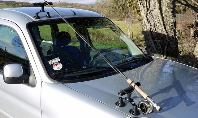 vac-rac-on-car