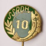 54d203b3151cee7b8e9b0216f20133e8–sport-fishing-pin-badges