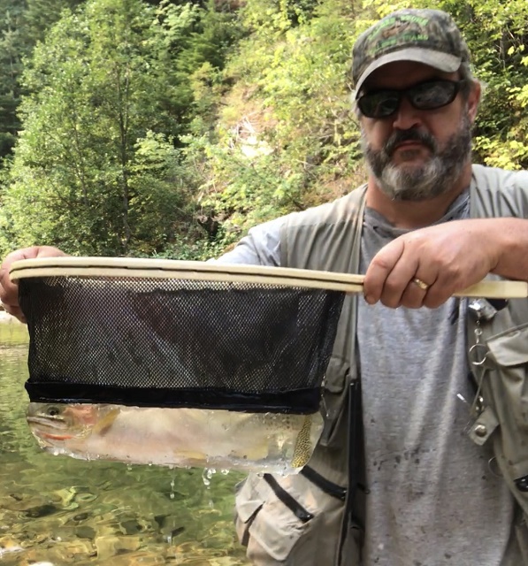 Meredov sa delom mreže koja zadržava vodu