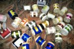 Plastična spirala za koričenje kao držač konca na kalemu